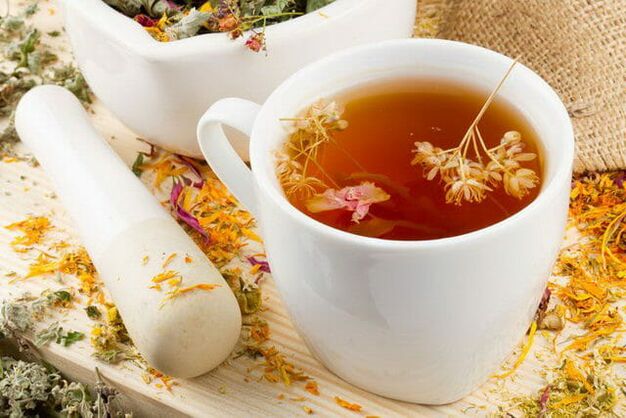 Décoction à base de plantes pour la cystite